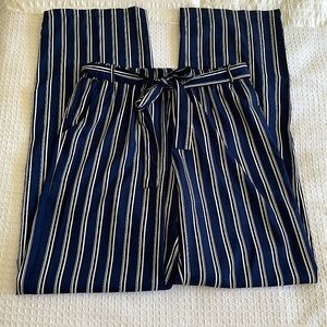 Boohoo tall, navy and white striped, wide leg pants, with pockets, Size 8, NWT